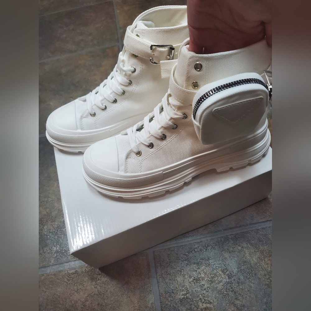 Olivia Miller Leilany Women's high-Top Sneakers | sz 8 | NIB